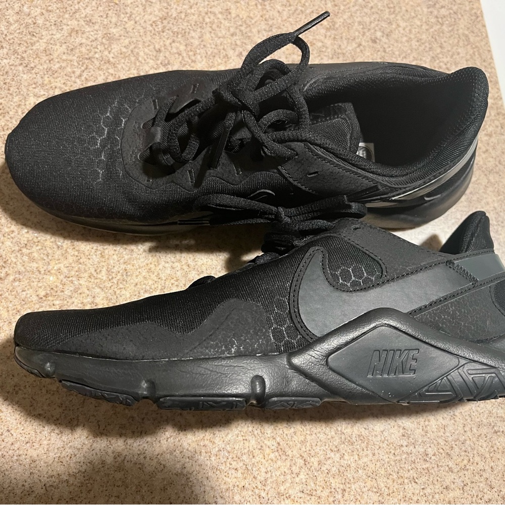 Nike Womens Legend Essential 2 Shoe Black Mesh CQ9545 002